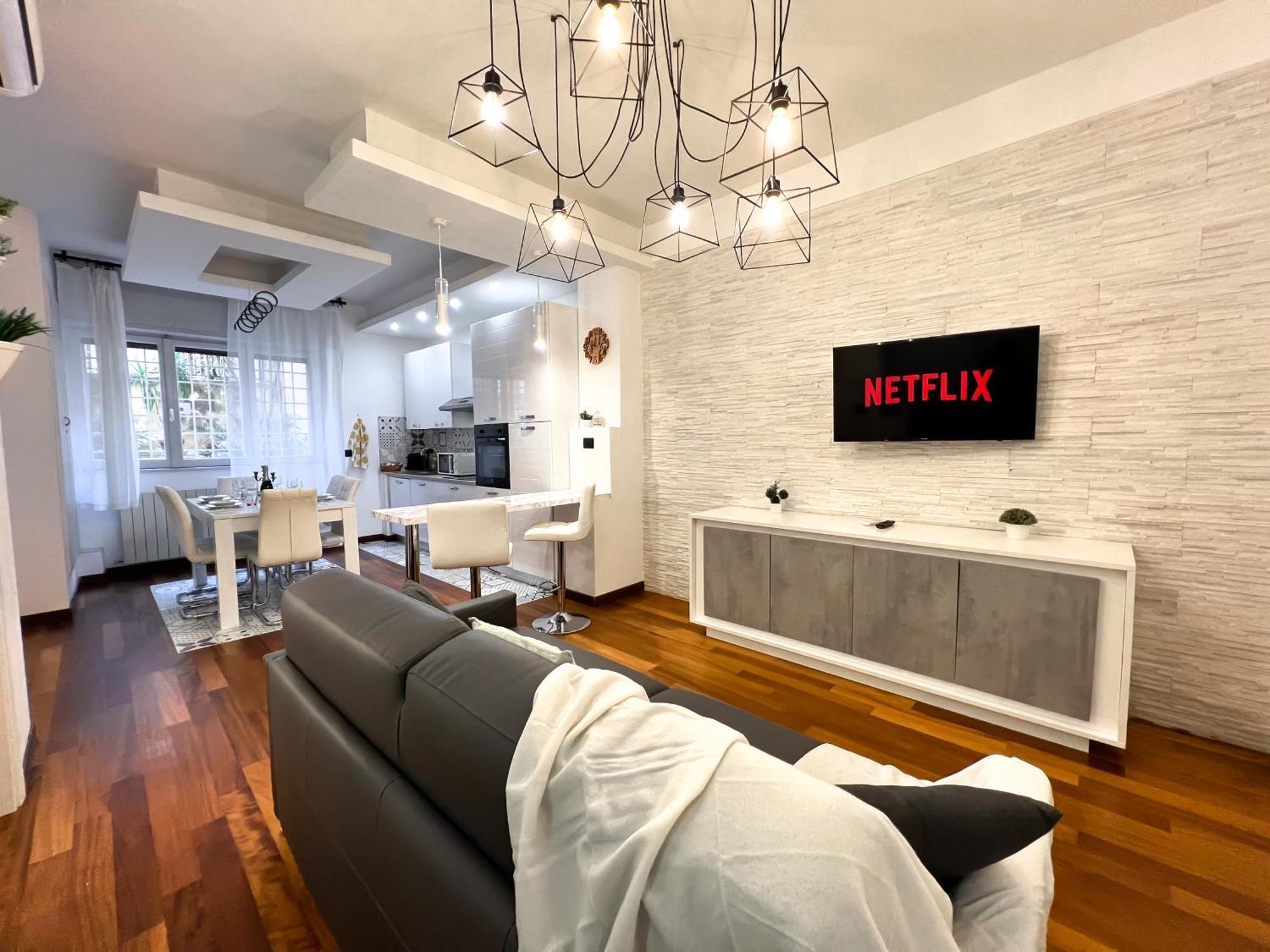 Apartamento Unique House - 3 Bedrooms & 2 Bathrooms With 4 Beds - 100 Meters To The Metro A *